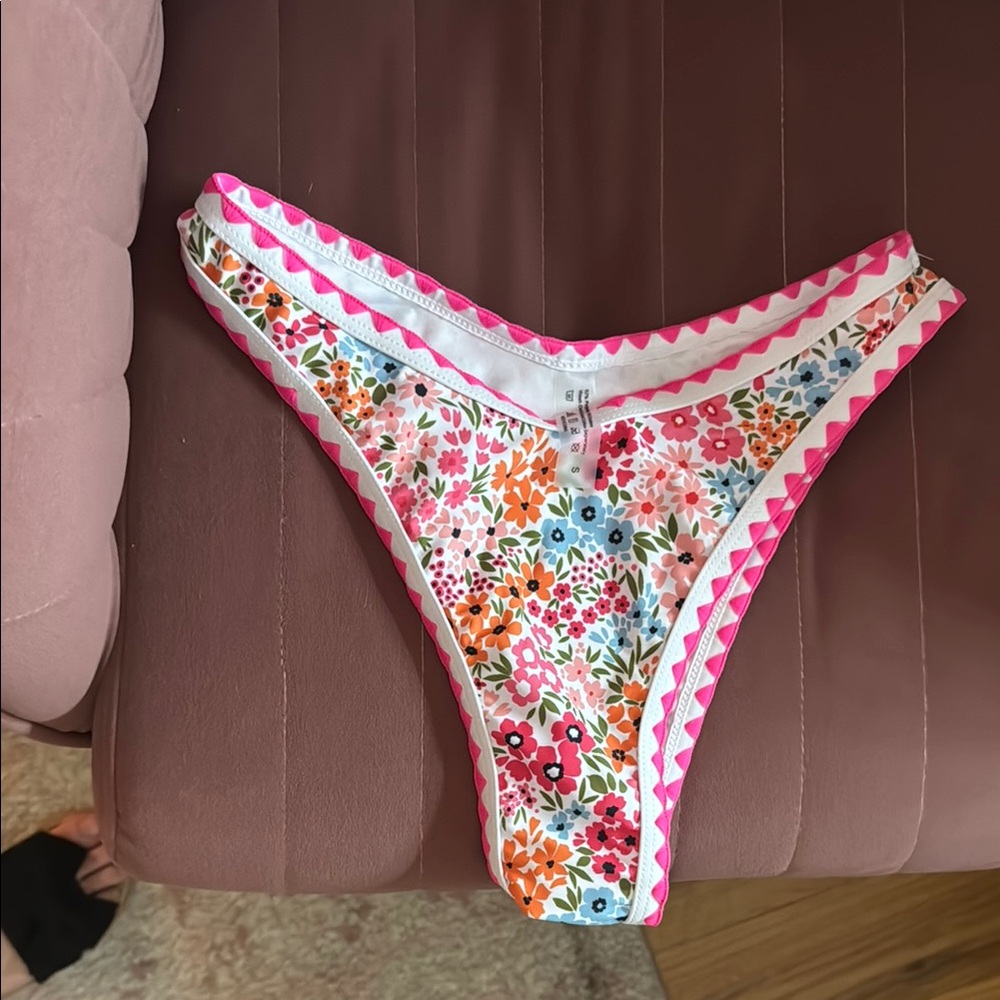 Floral Print Bikini Bottom with Pink Trim size small
